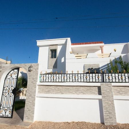 Erriadh Villa Meublee Avec Piscine Et Abri De Voiture מראה חיצוני תמונה