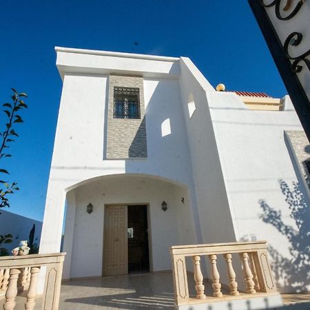 Erriadh Villa Meublee Avec Piscine Et Abri De Voiture מראה חיצוני תמונה